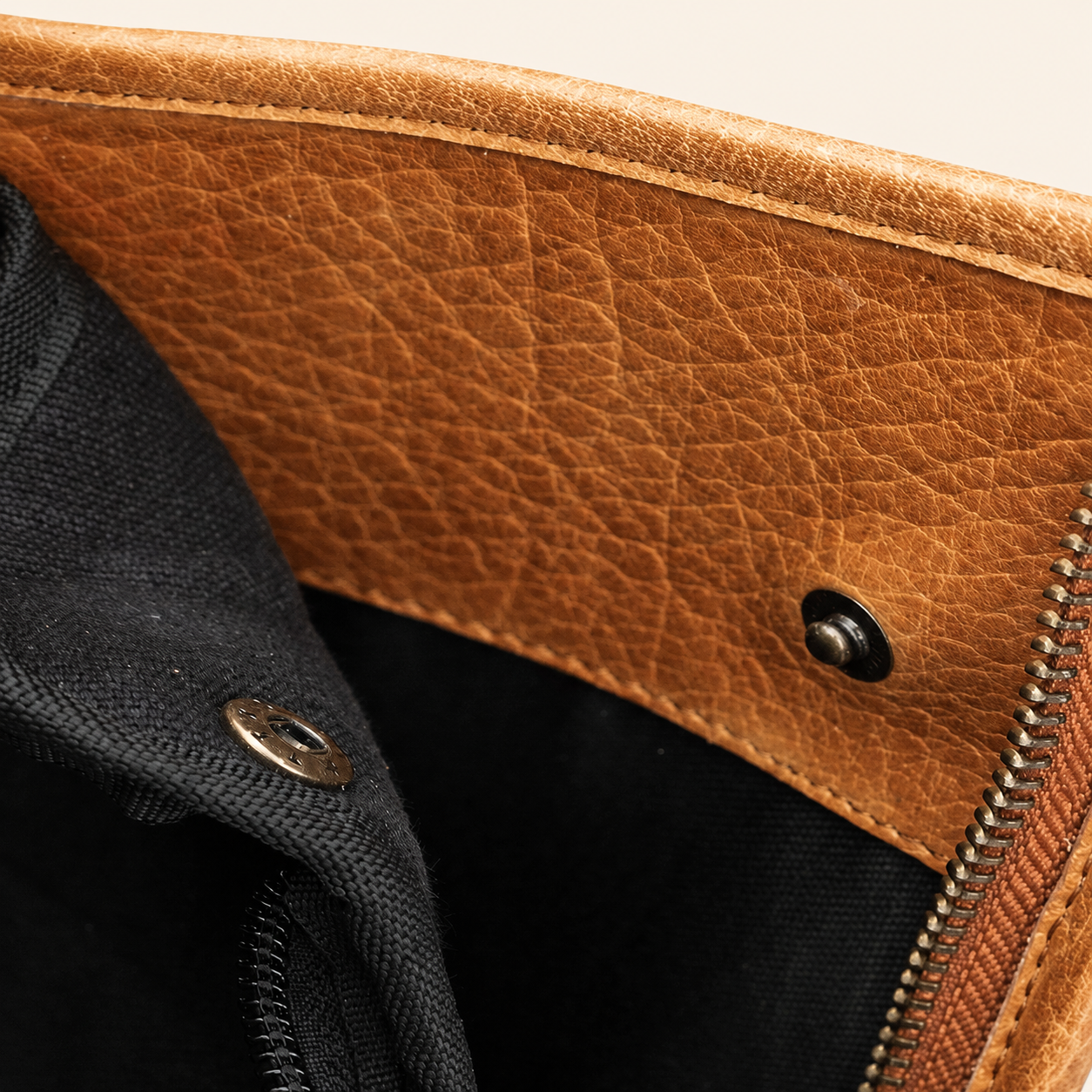 Bolso de Viaje de Cuero Natural para Gatos